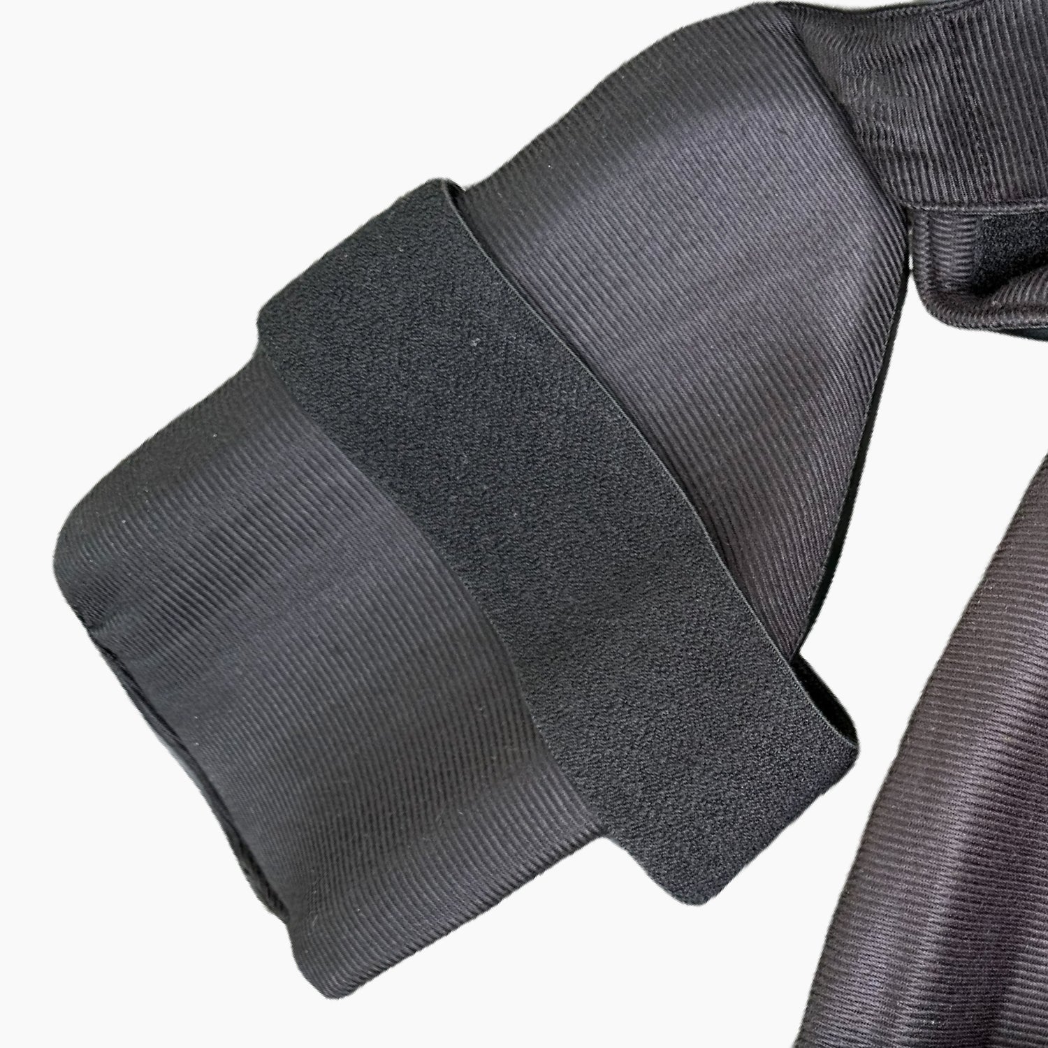 Bolt Defender Thigh Guard