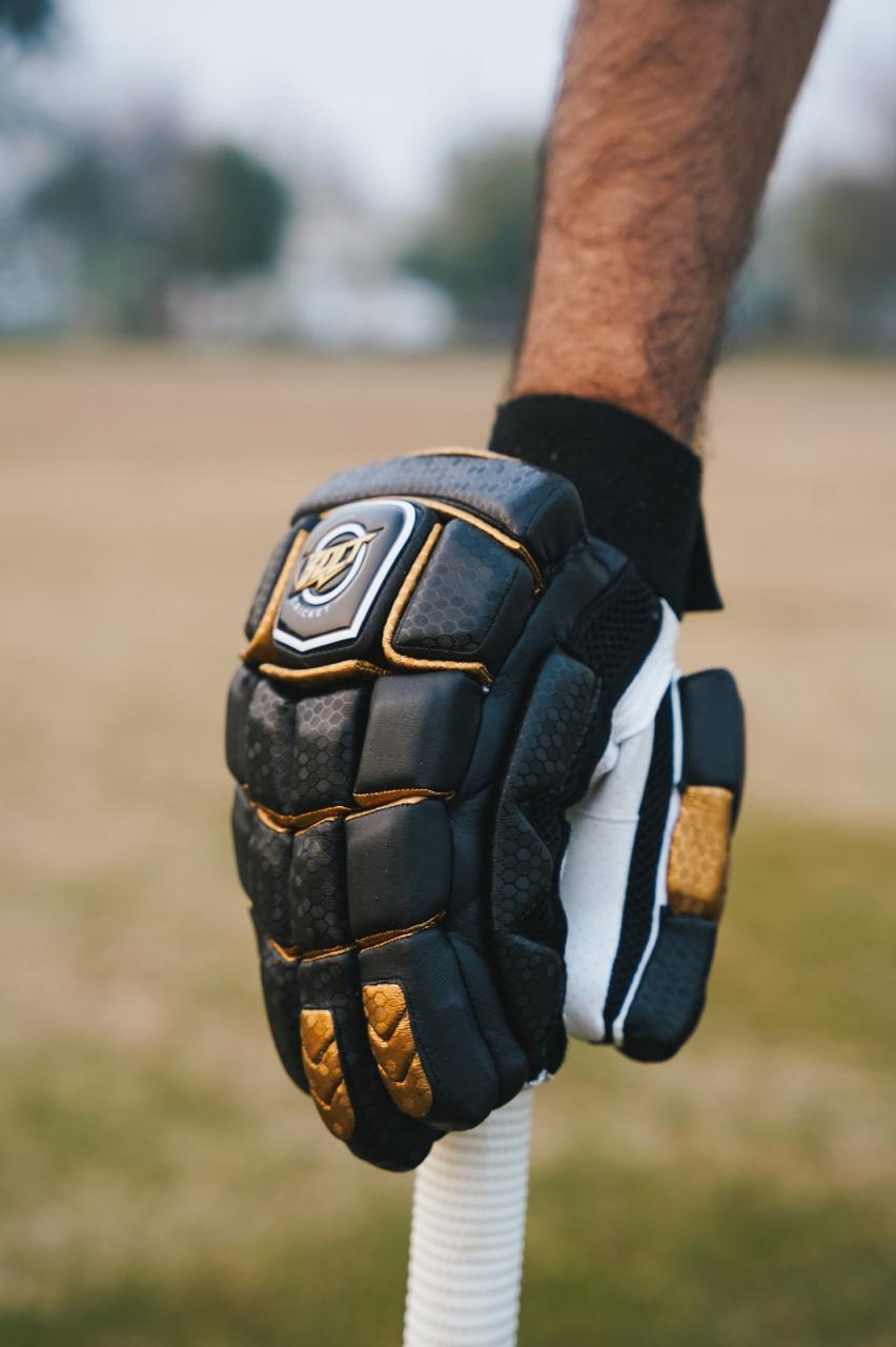 Bolt Batting Gloves