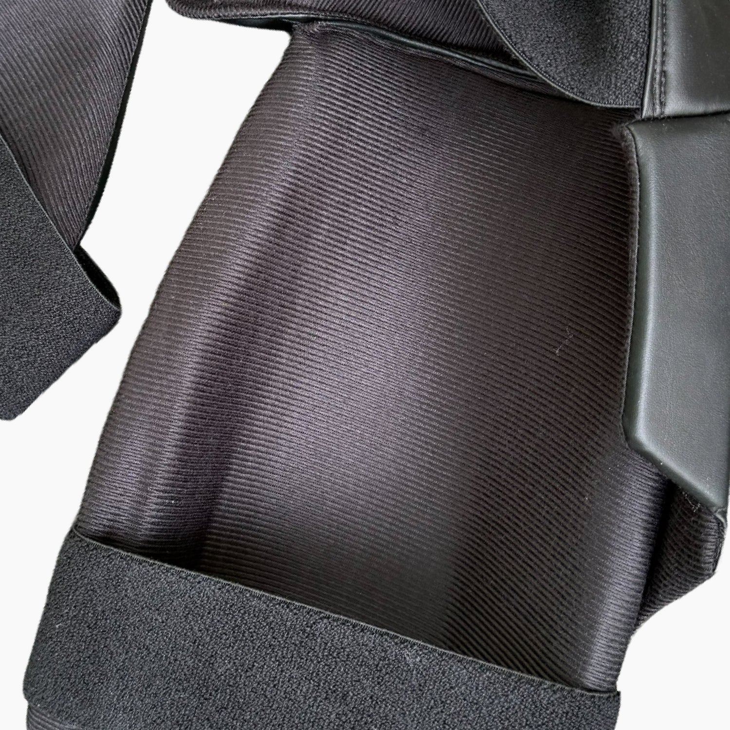 Bolt Defender Thigh Guard